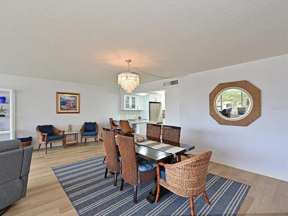 For Sale: $975,000 (2 beds, 2 baths, 1492 Square Feet)