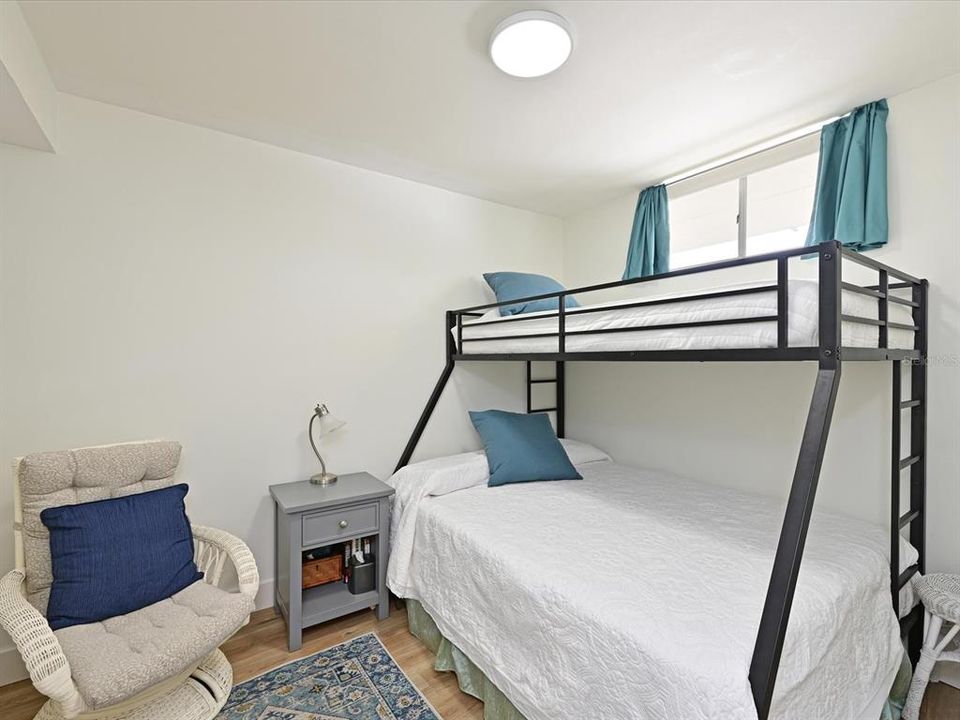 For Sale: $975,000 (2 beds, 2 baths, 1492 Square Feet)