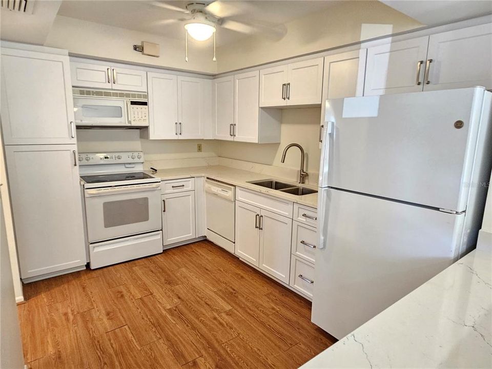 For Rent: $1,900 (2 beds, 2 baths, 1250 Square Feet)