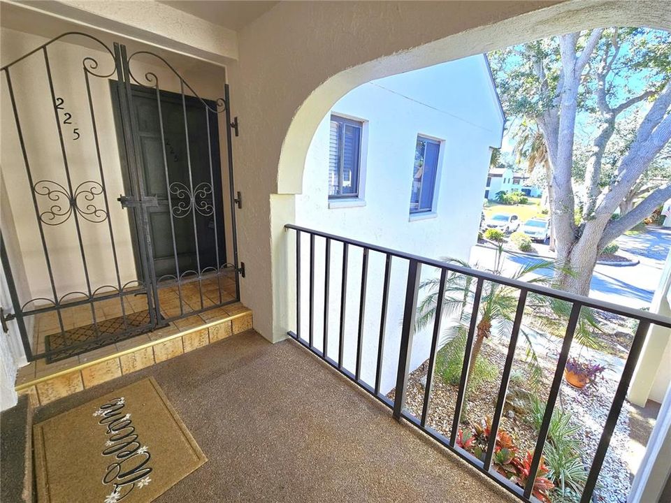 For Rent: $1,900 (2 beds, 2 baths, 1250 Square Feet)