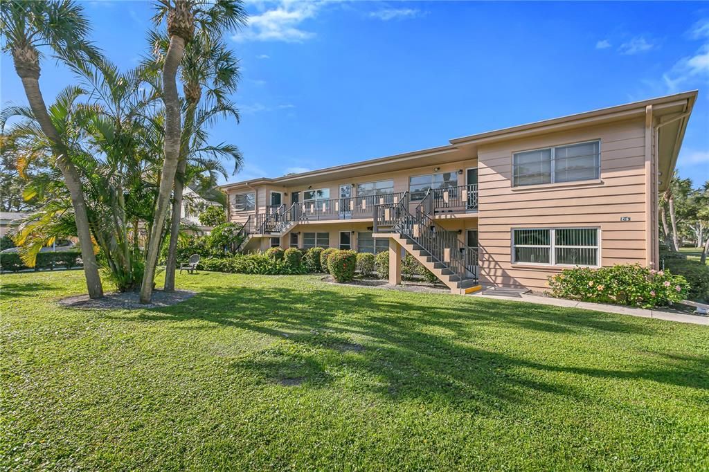 For Sale: $265,000 (2 beds, 1 baths, 765 Square Feet)