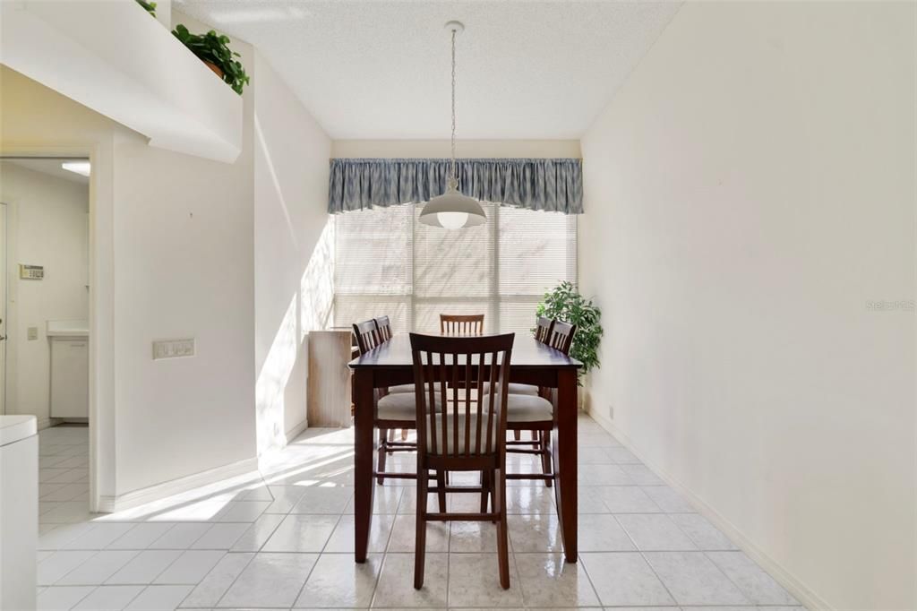 For Sale: $550,000 (4 beds, 2 baths, 2525 Square Feet)