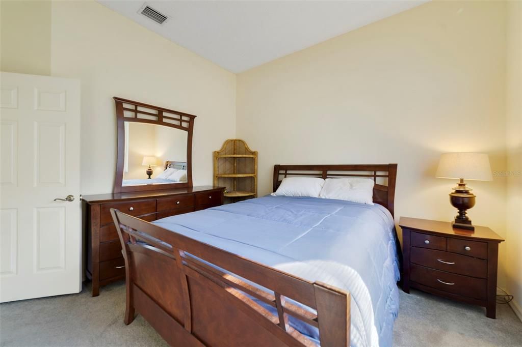 For Sale: $550,000 (4 beds, 2 baths, 2525 Square Feet)