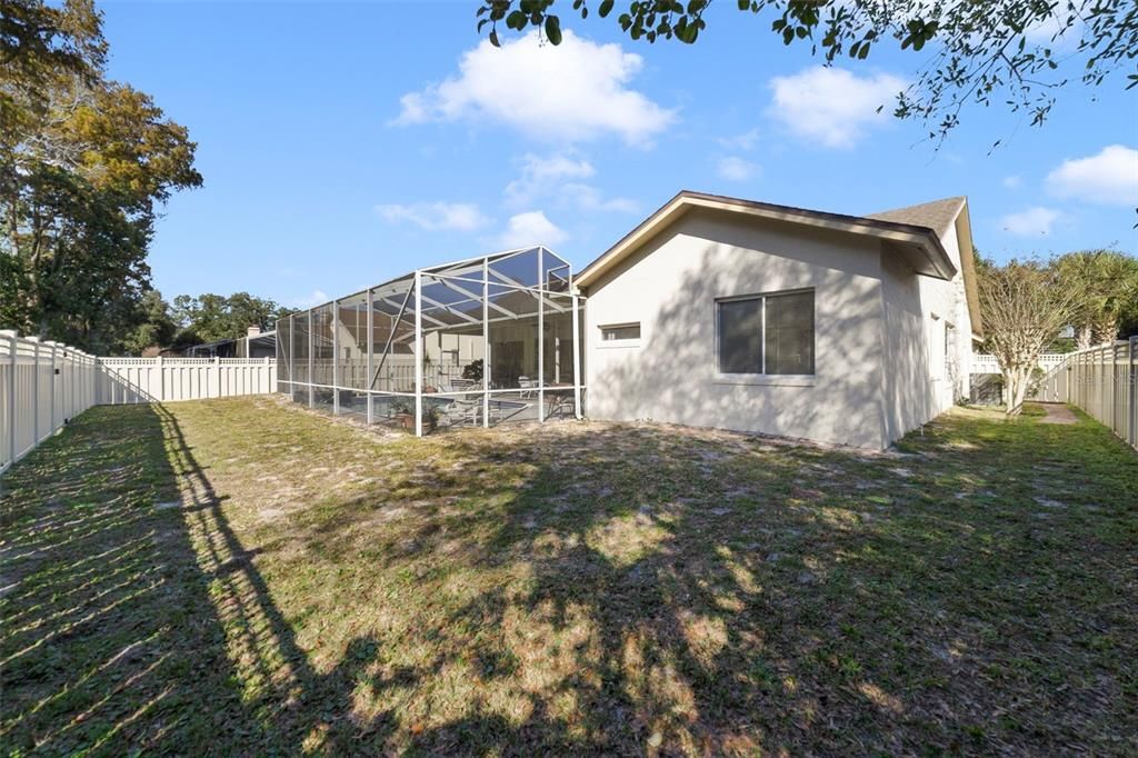 For Sale: $550,000 (4 beds, 2 baths, 2525 Square Feet)