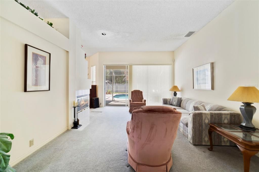 For Sale: $550,000 (4 beds, 2 baths, 2525 Square Feet)