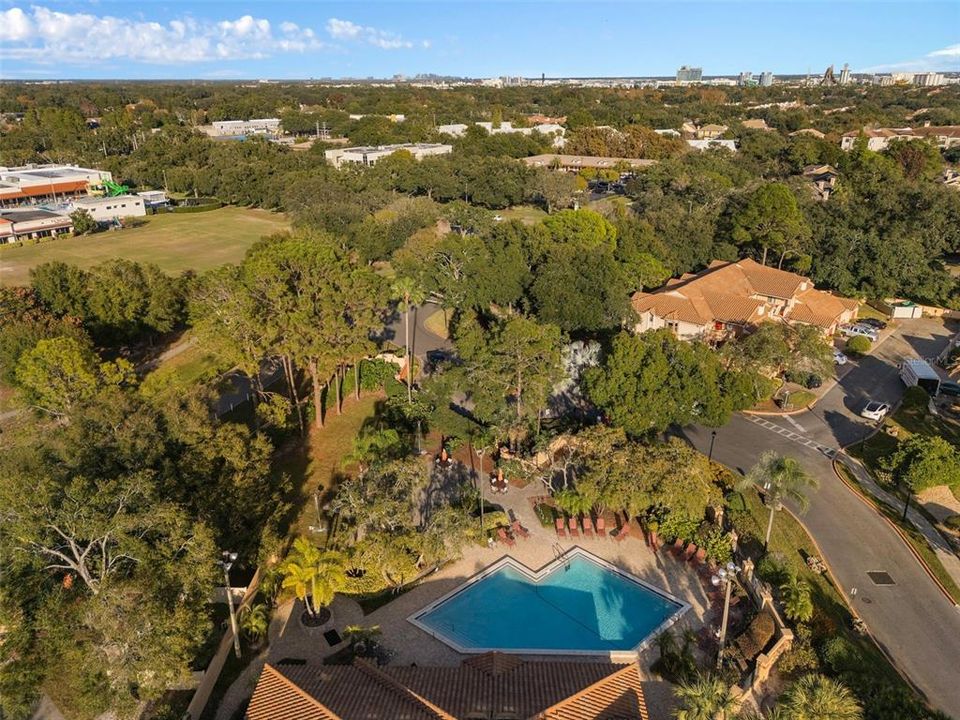 На продажу: $300,000 (2 спален, 2 ванн, 1075 Квадратных фут)