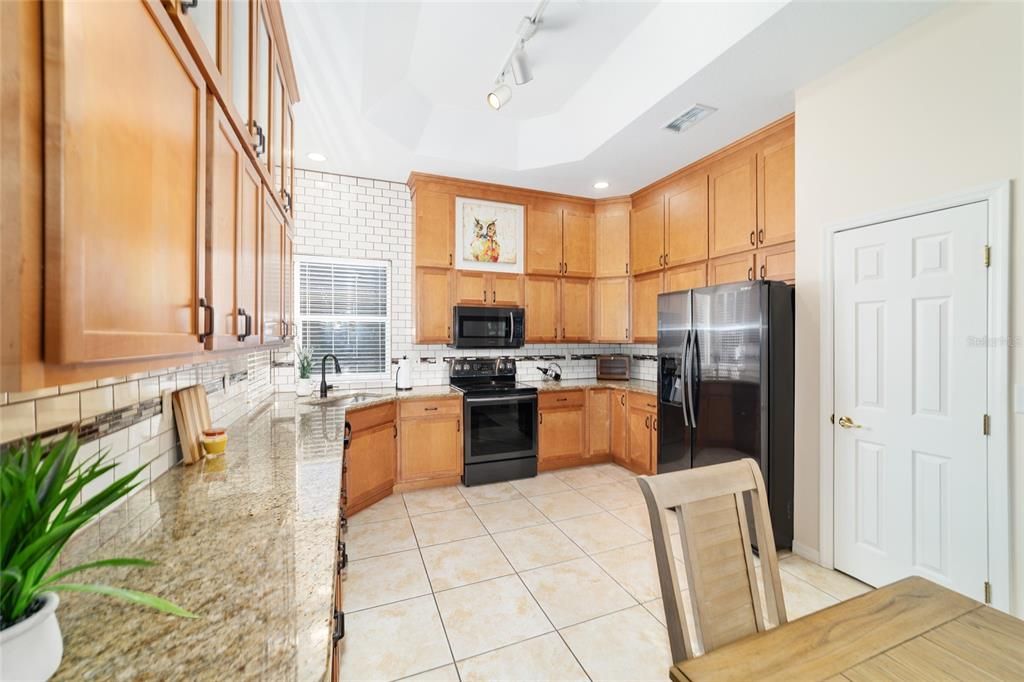For Sale: $349,000 (3 beds, 2 baths, 1724 Square Feet)