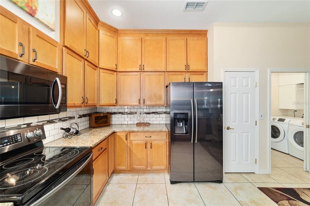 For Sale: $349,000 (3 beds, 2 baths, 1724 Square Feet)