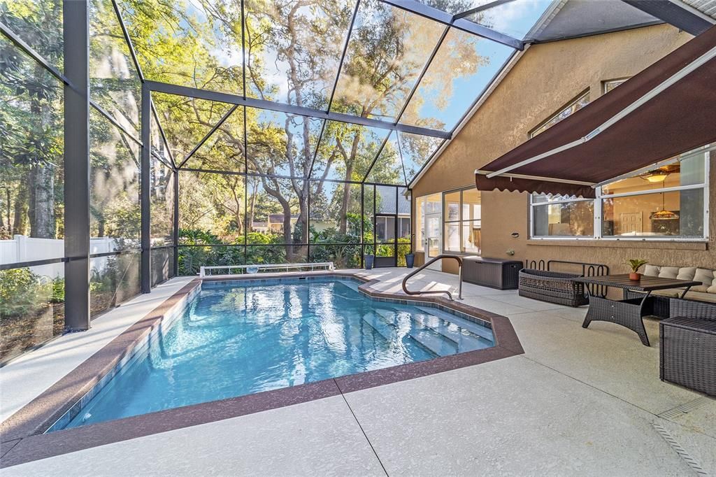 For Sale: $349,000 (3 beds, 2 baths, 1724 Square Feet)