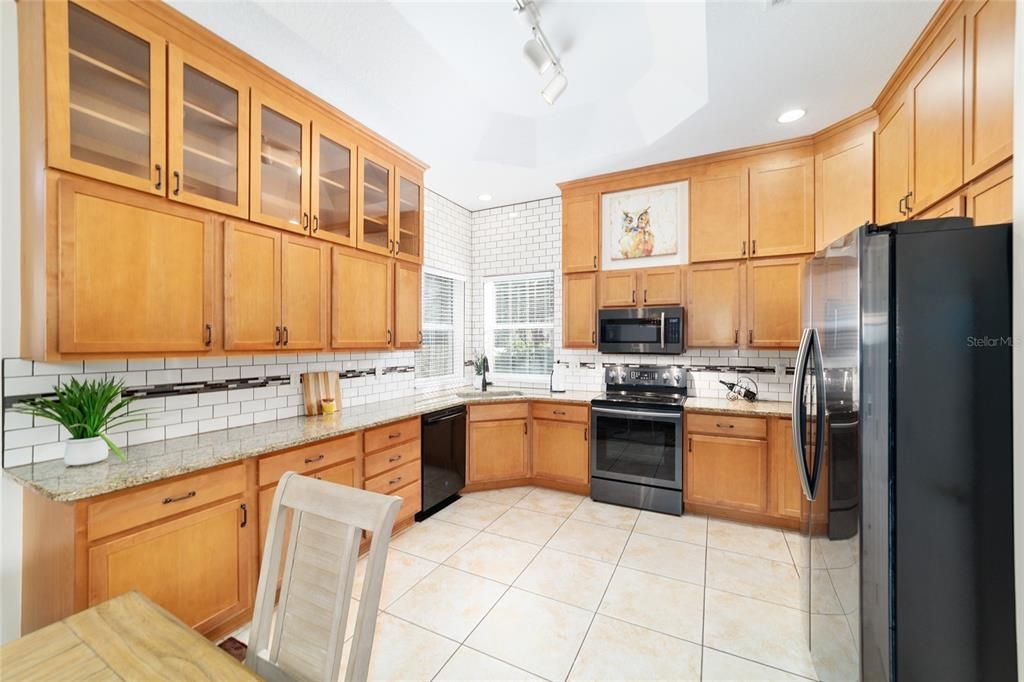 For Sale: $349,000 (3 beds, 2 baths, 1724 Square Feet)