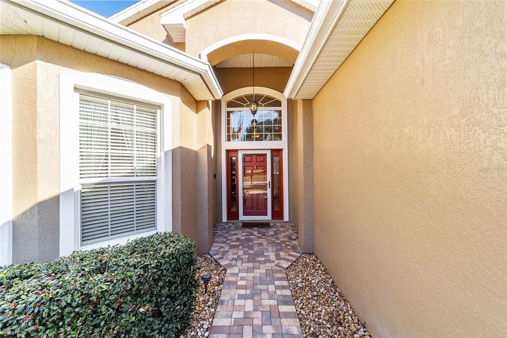 For Sale: $349,000 (3 beds, 2 baths, 1724 Square Feet)