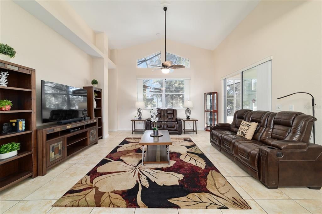 For Sale: $349,000 (3 beds, 2 baths, 1724 Square Feet)