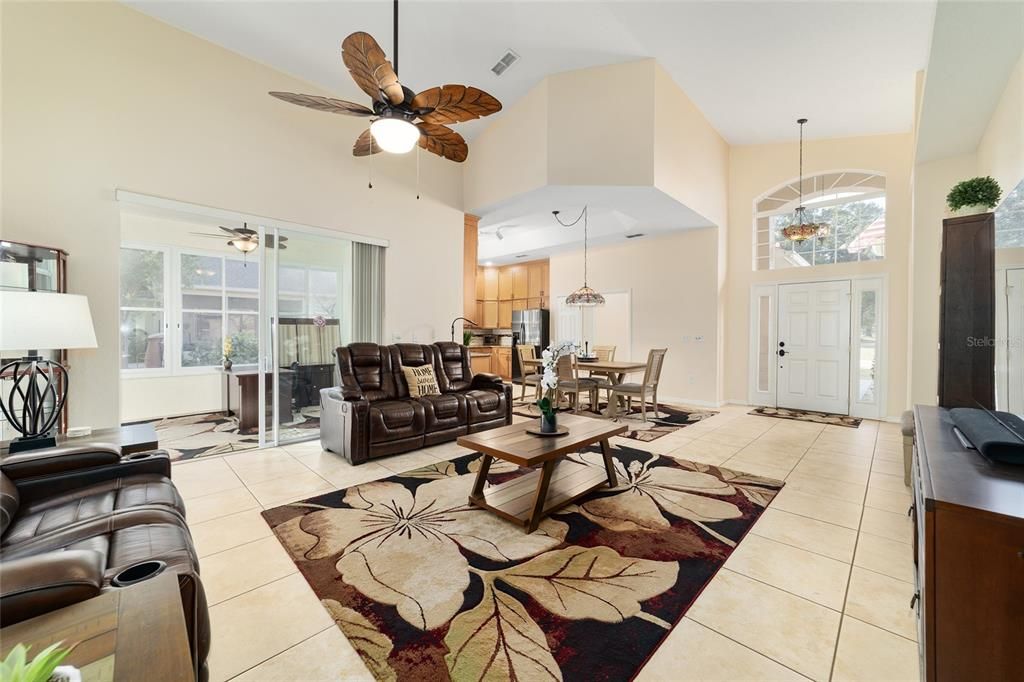 For Sale: $349,000 (3 beds, 2 baths, 1724 Square Feet)