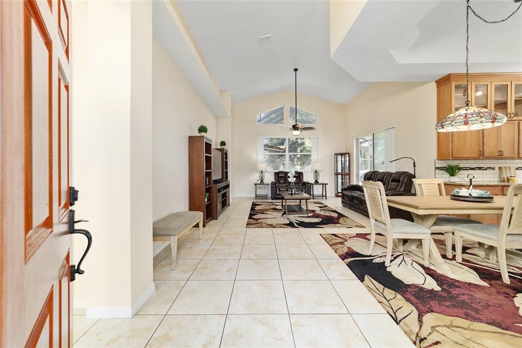 For Sale: $349,000 (3 beds, 2 baths, 1724 Square Feet)