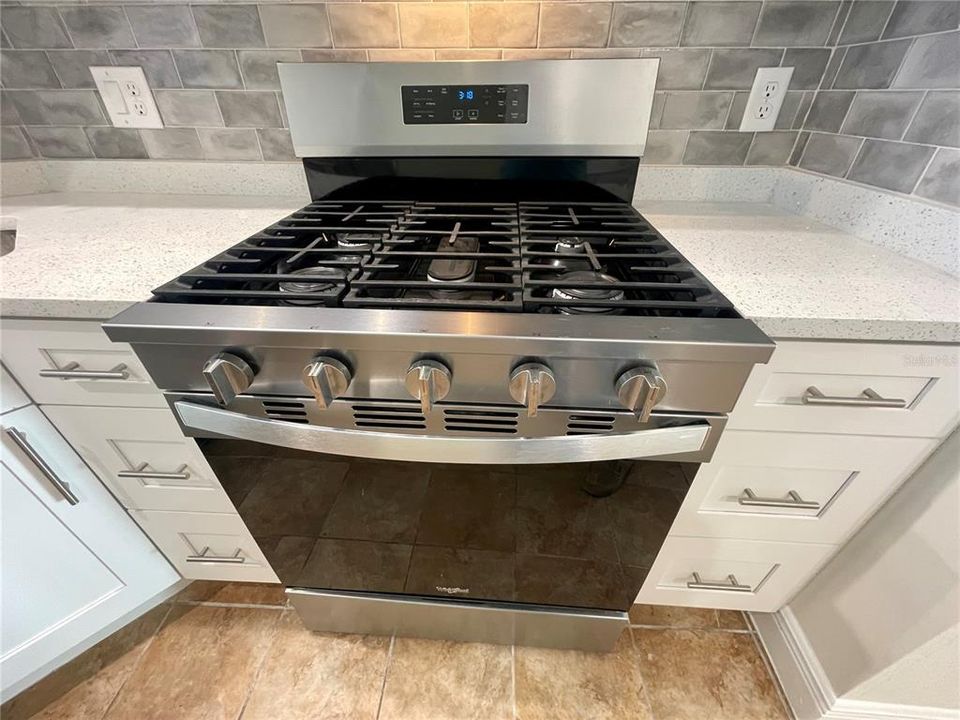 На продажу: $339,000 (2 спален, 2 ванн, 1450 Квадратных фут)