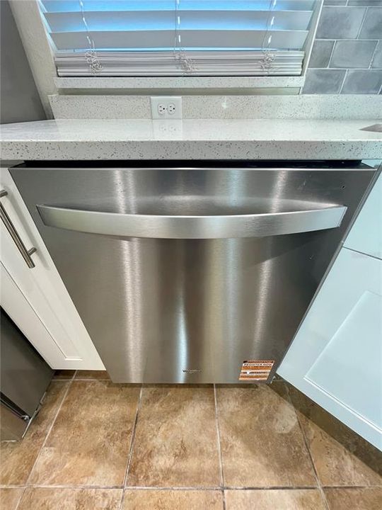 На продажу: $339,000 (2 спален, 2 ванн, 1450 Квадратных фут)