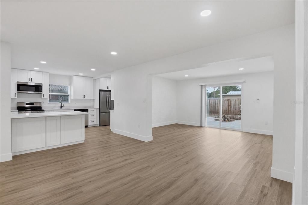 En Venta: $395,000 (2 camas, 2 baños, 1259 Pies cuadrados)