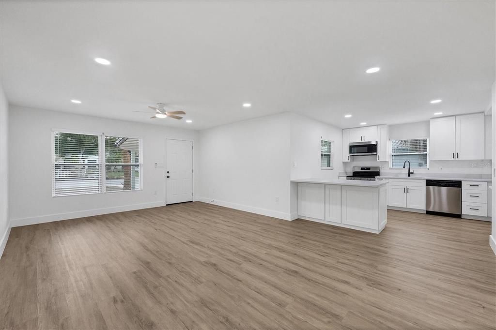 En Venta: $395,000 (2 camas, 2 baños, 1259 Pies cuadrados)