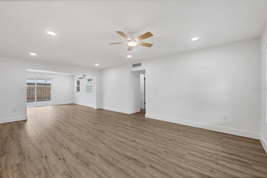 En Venta: $395,000 (2 camas, 2 baños, 1259 Pies cuadrados)