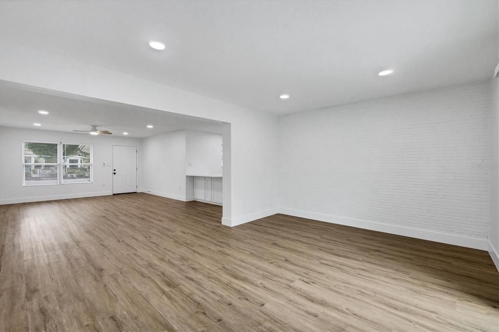 En Venta: $395,000 (2 camas, 2 baños, 1259 Pies cuadrados)