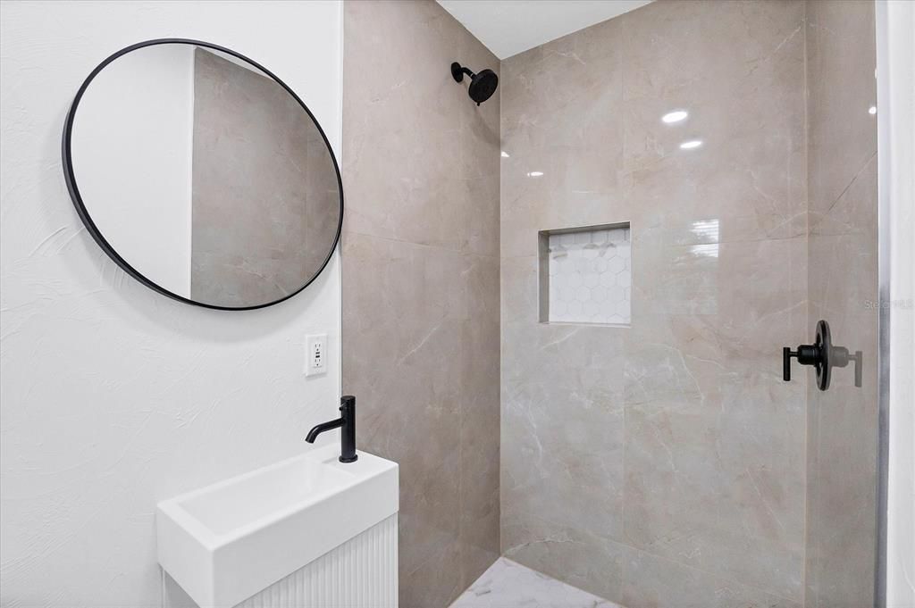 En Venta: $395,000 (2 camas, 2 baños, 1259 Pies cuadrados)