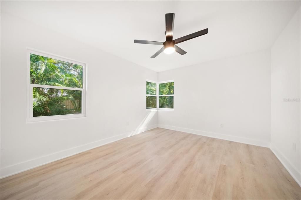 На продажу: $449,000 (3 спален, 2 ванн, 1222 Квадратных фут)