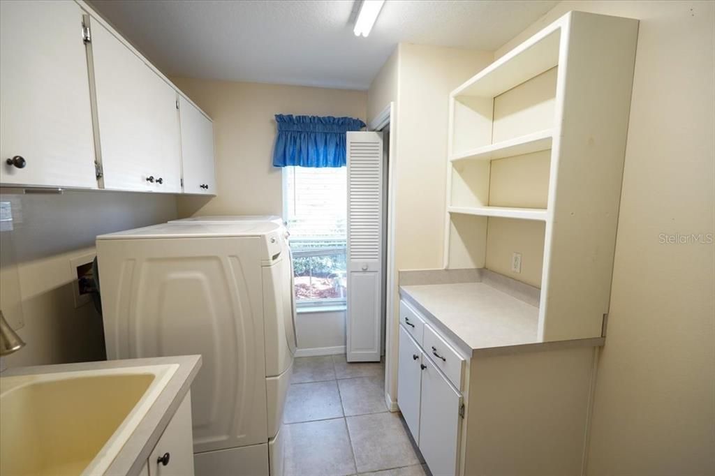 待售: $375,000 (3 贝兹, 2 浴室, 2554 平方英尺)