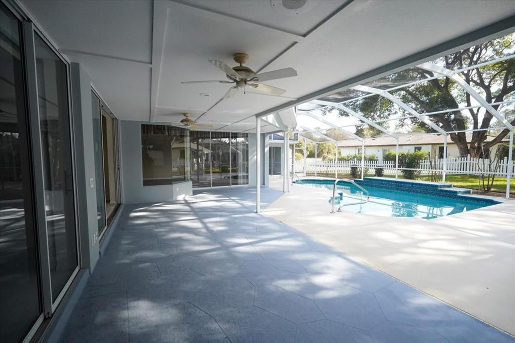 待售: $375,000 (3 贝兹, 2 浴室, 2554 平方英尺)