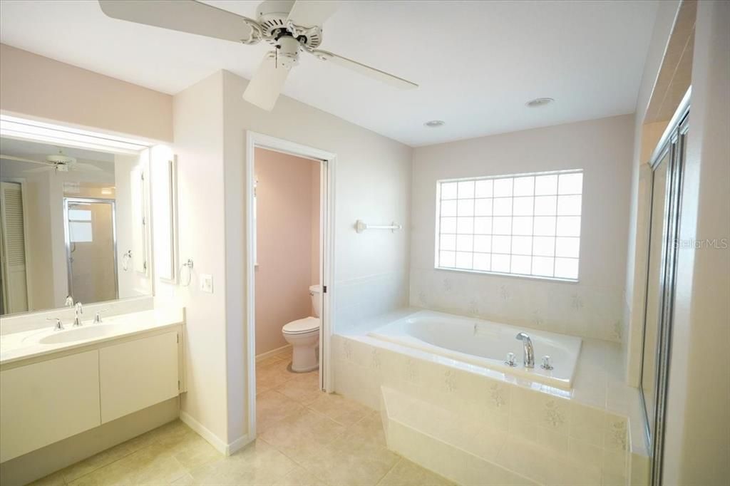 待售: $375,000 (3 贝兹, 2 浴室, 2554 平方英尺)