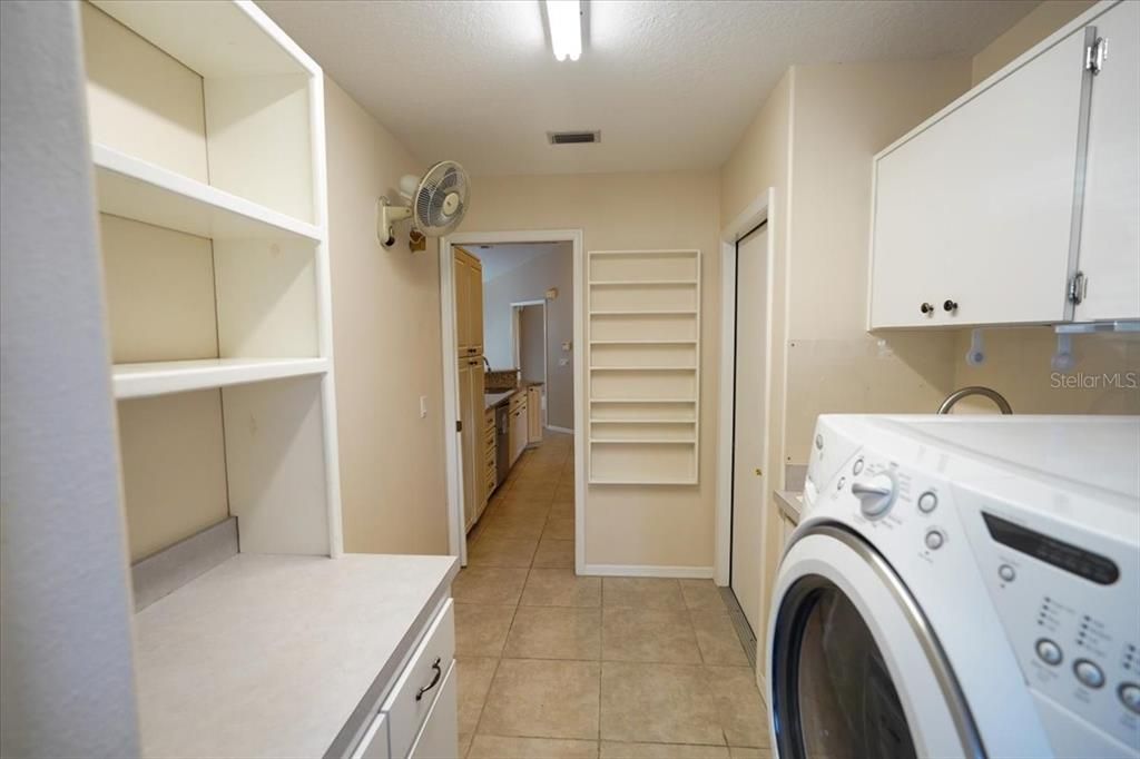 待售: $375,000 (3 贝兹, 2 浴室, 2554 平方英尺)