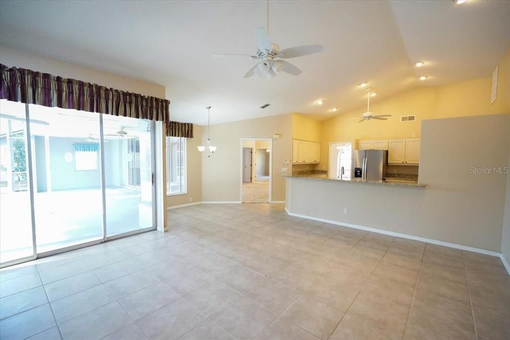 待售: $375,000 (3 贝兹, 2 浴室, 2554 平方英尺)