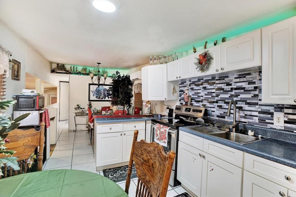 En Venta: $200,000 (1 camas, 1 baños, 690 Pies cuadrados)