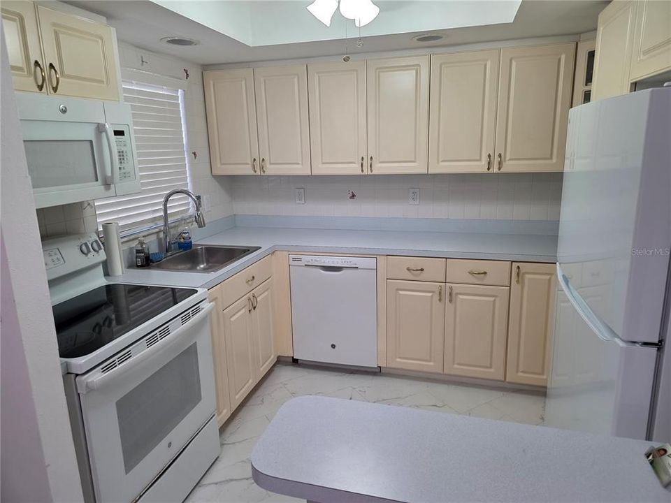 出租: $3,000 (4 贝兹, 2 浴室, 1332 平方英尺)