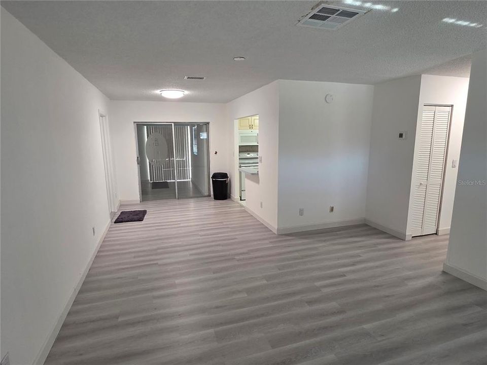 出租: $3,000 (4 贝兹, 2 浴室, 1332 平方英尺)