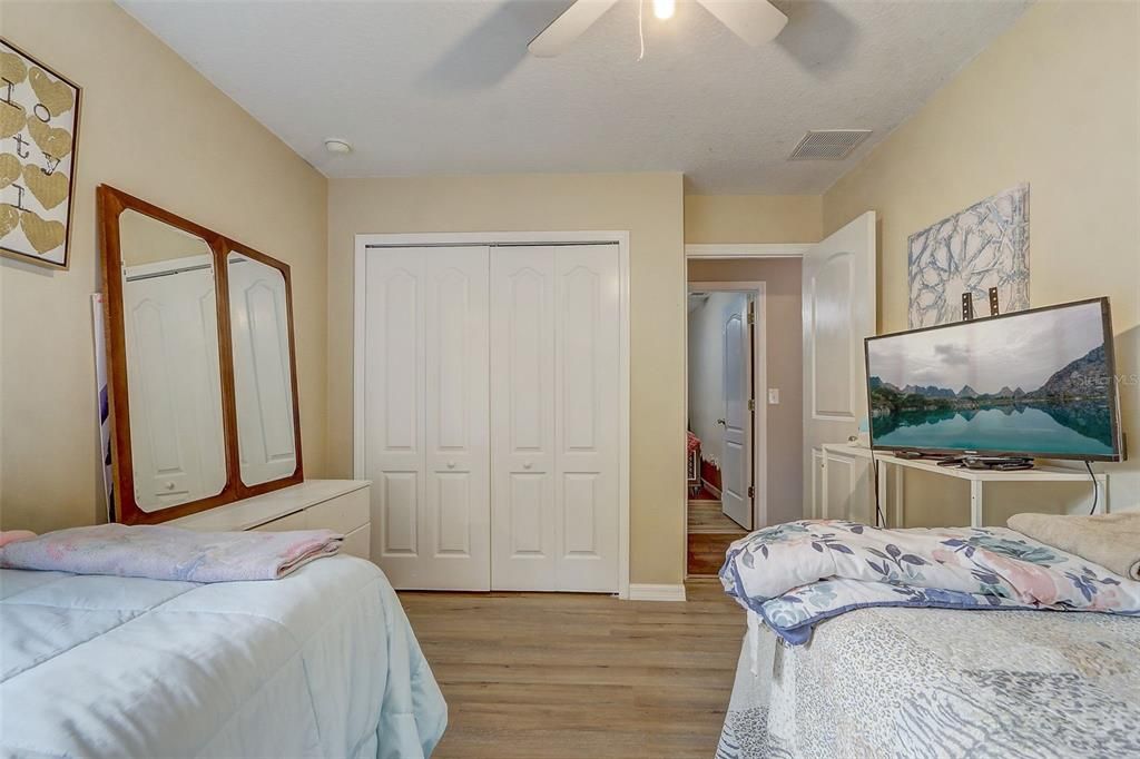 En Venta: $369,995 (4 camas, 2 baños, 1912 Pies cuadrados)