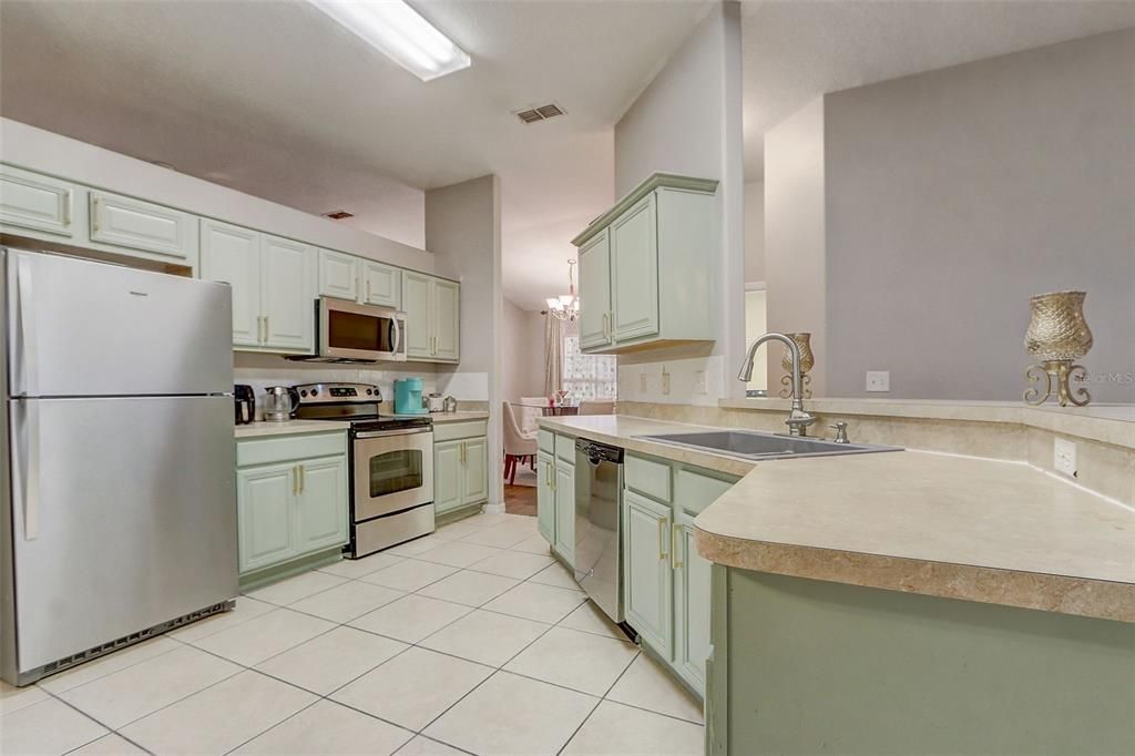 En Venta: $369,995 (4 camas, 2 baños, 1912 Pies cuadrados)