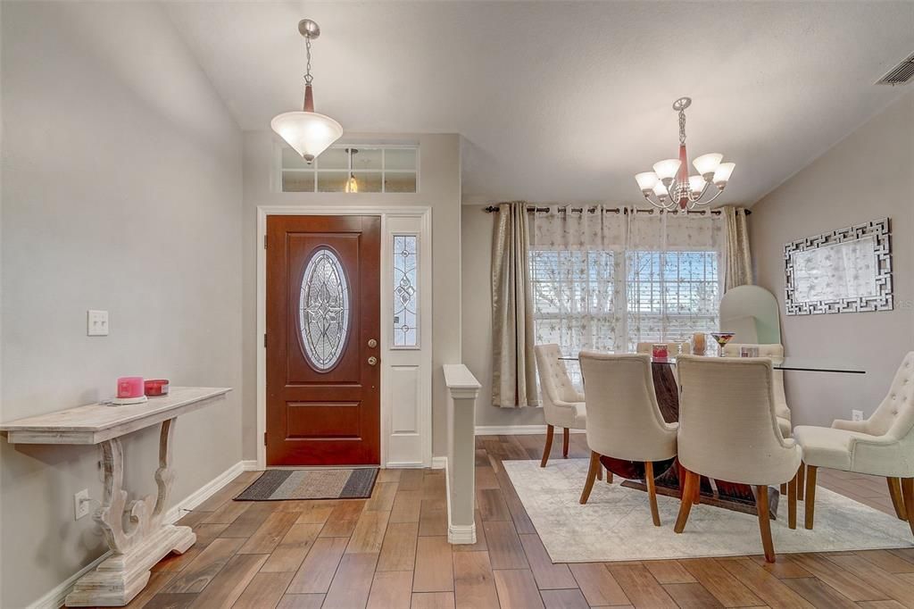 En Venta: $369,995 (4 camas, 2 baños, 1912 Pies cuadrados)