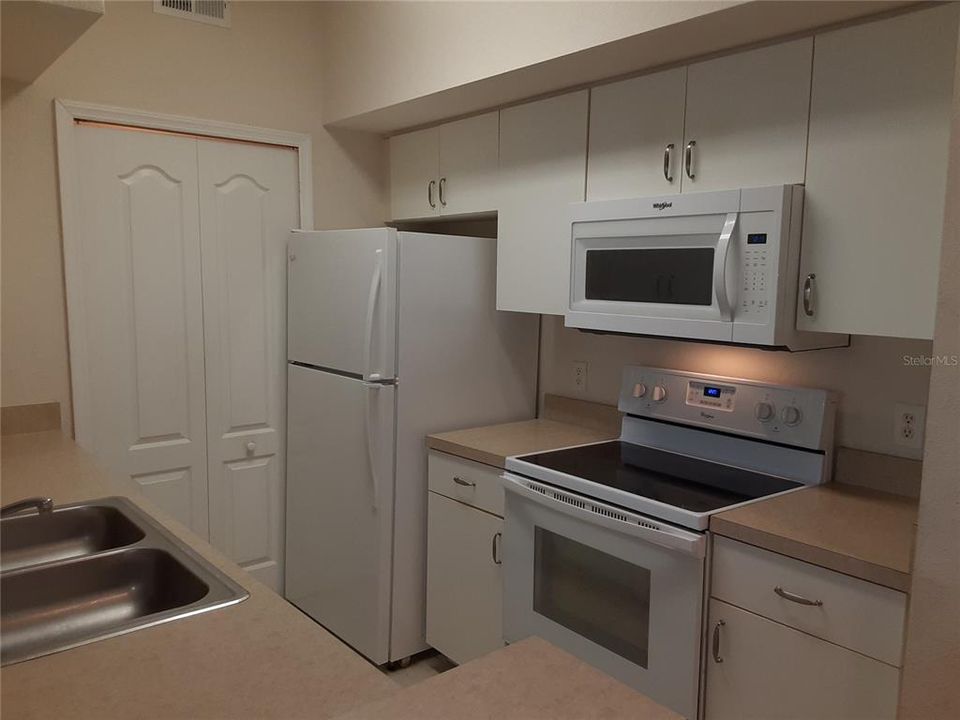 For Rent: $1,875 (2 beds, 2 baths, 1069 Square Feet)