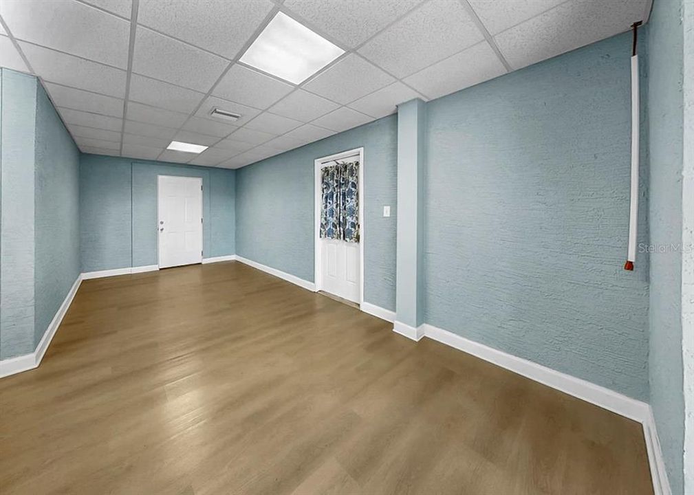 For Sale: $779,000 (5 beds, 4 baths, 1748 Square Feet)