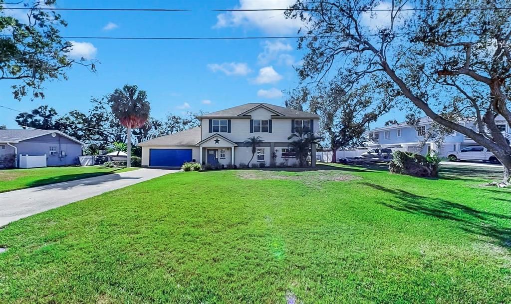 For Sale: $779,000 (5 beds, 4 baths, 1748 Square Feet)