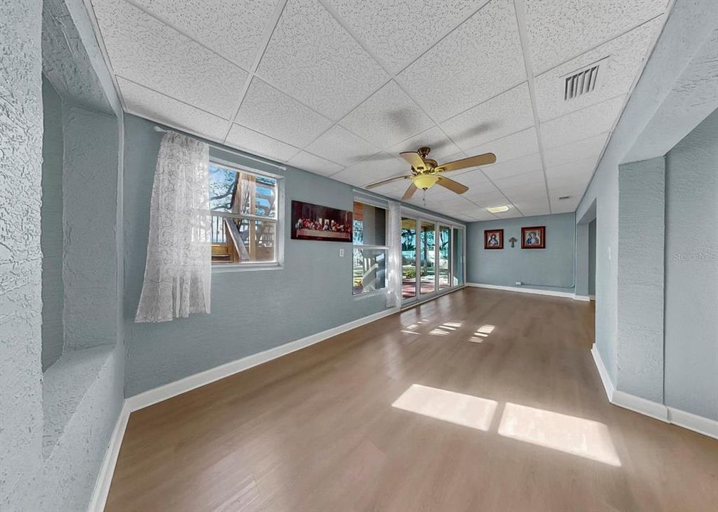 For Sale: $779,000 (5 beds, 4 baths, 1748 Square Feet)