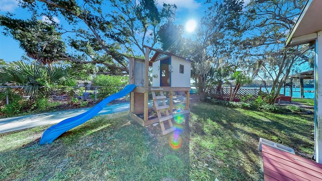 For Sale: $779,000 (5 beds, 4 baths, 1748 Square Feet)