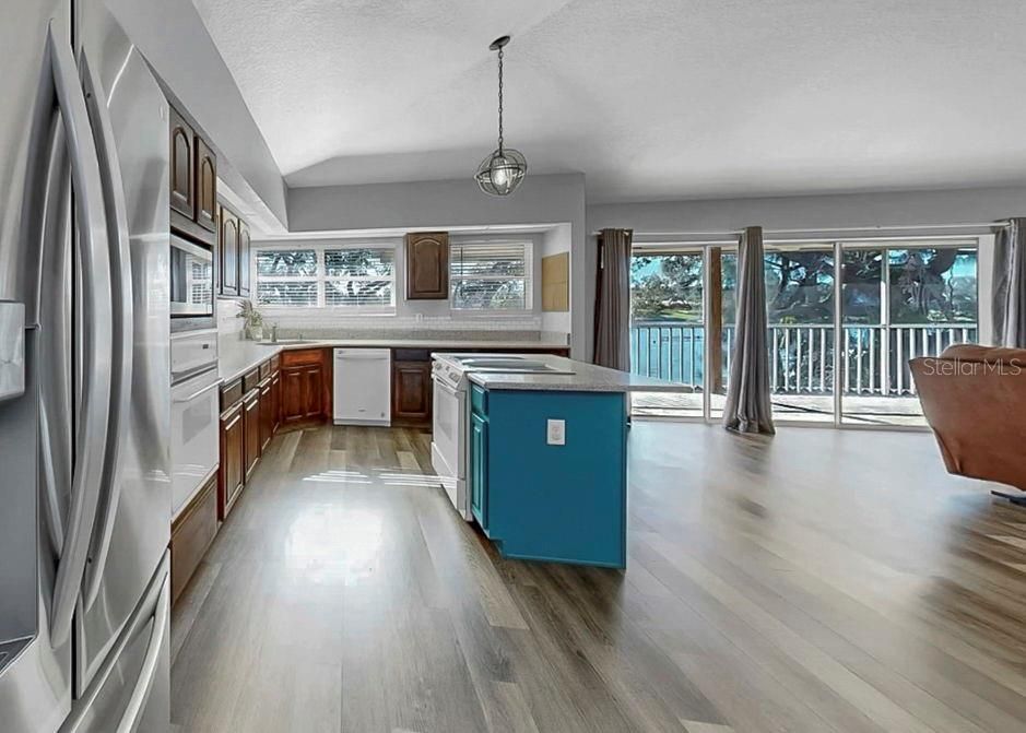 For Sale: $779,000 (5 beds, 4 baths, 1748 Square Feet)