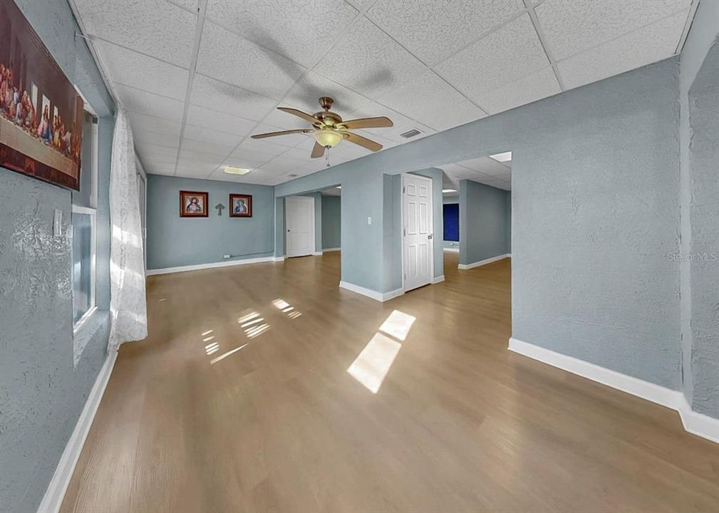 For Sale: $779,000 (5 beds, 4 baths, 1748 Square Feet)