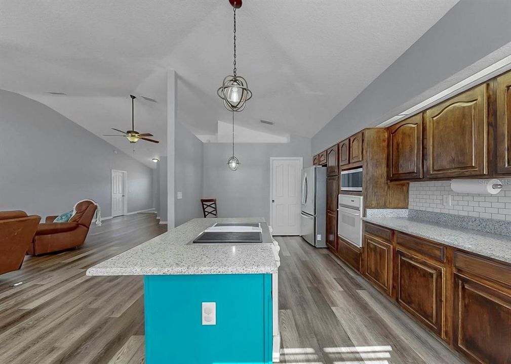 For Sale: $779,000 (5 beds, 4 baths, 1748 Square Feet)