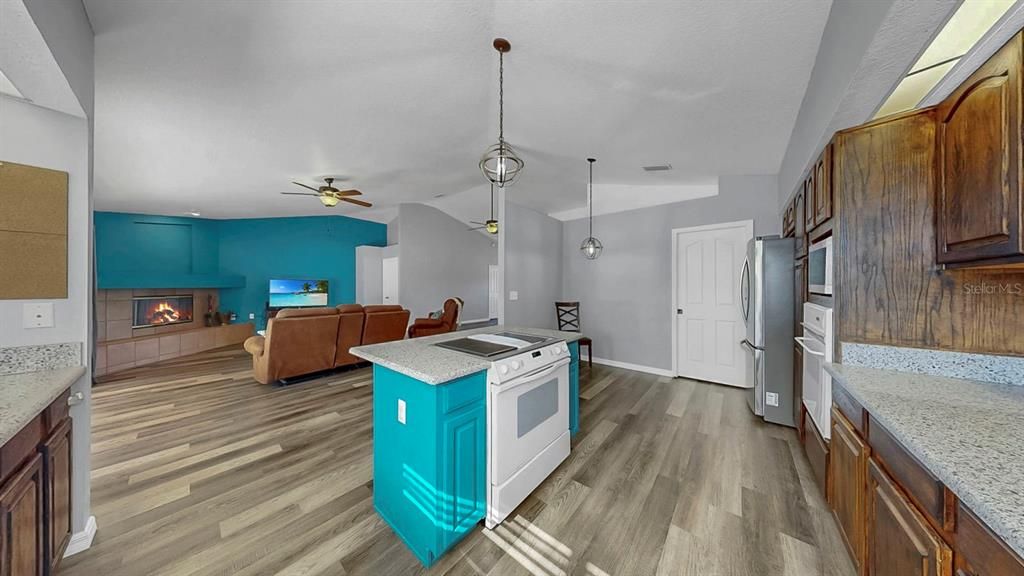 For Sale: $779,000 (5 beds, 4 baths, 1748 Square Feet)