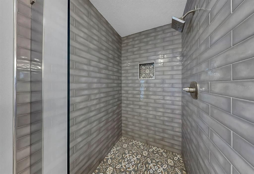 For Sale: $779,000 (5 beds, 4 baths, 1748 Square Feet)