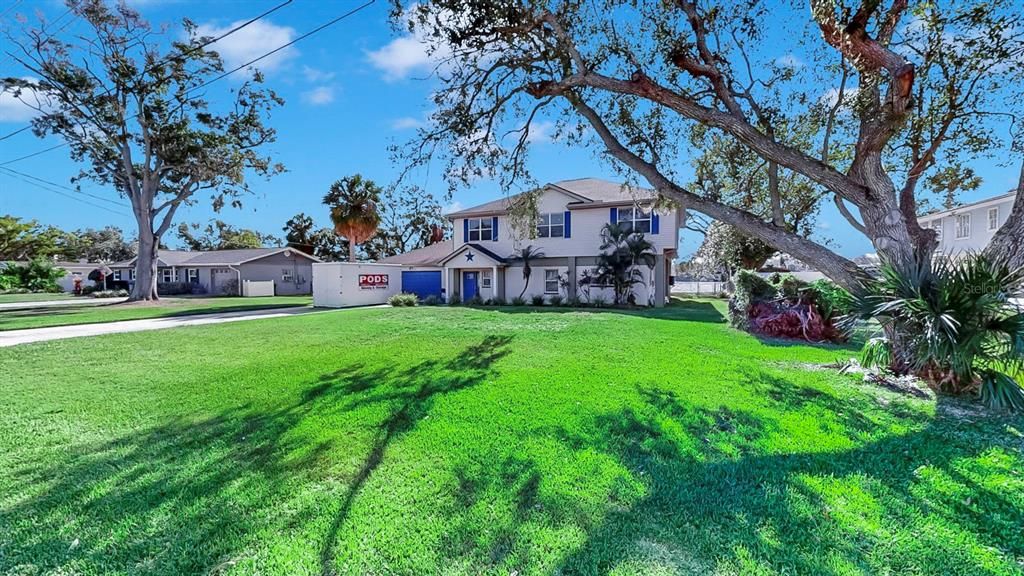 For Sale: $779,000 (5 beds, 4 baths, 1748 Square Feet)