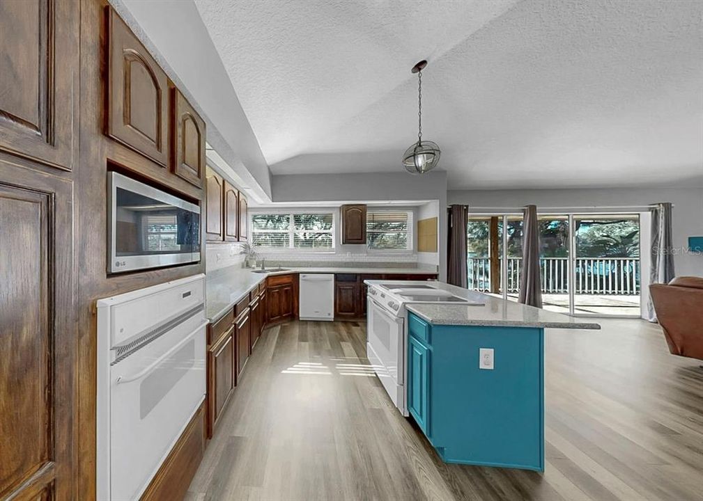 For Sale: $779,000 (5 beds, 4 baths, 1748 Square Feet)