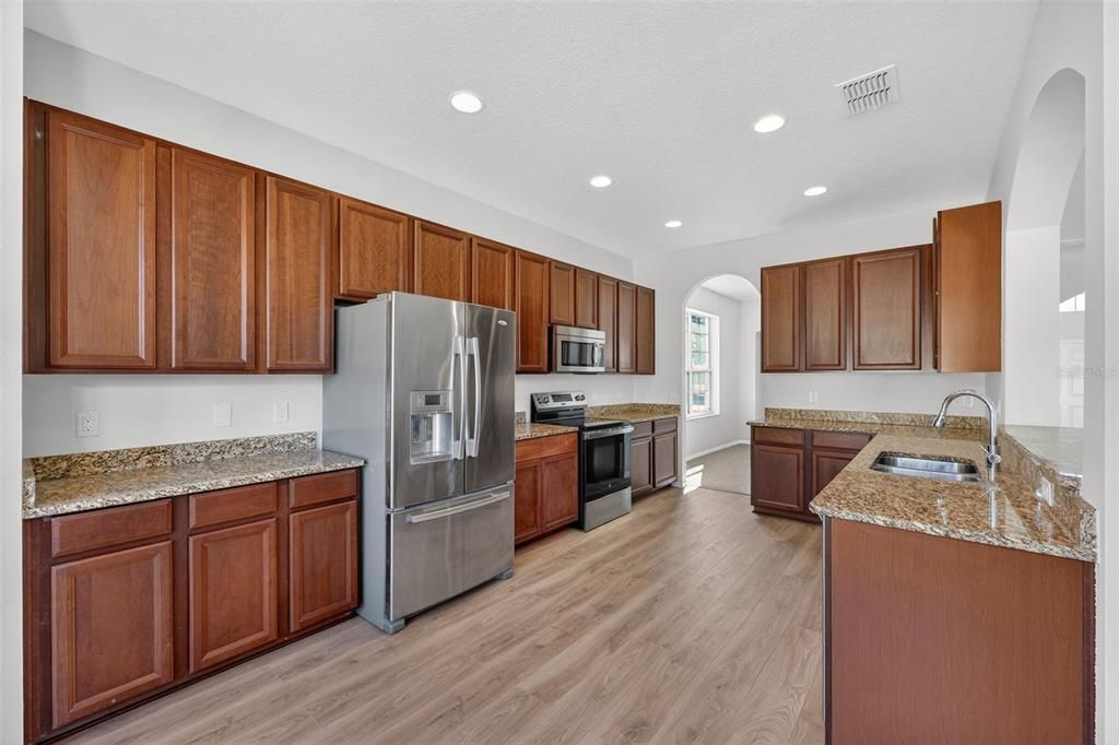 待售: $539,900 (5 贝兹, 3 浴室, 3604 平方英尺)